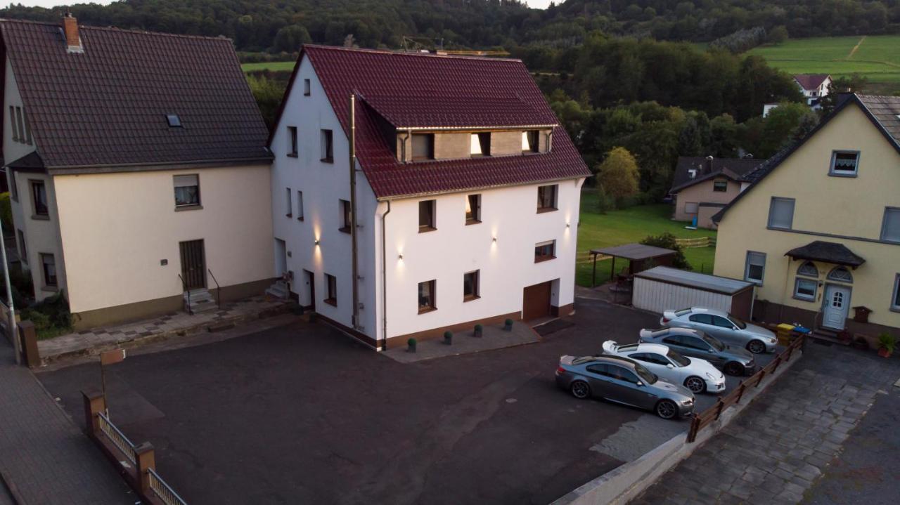 North Loop Rooms Adenau Exterior photo